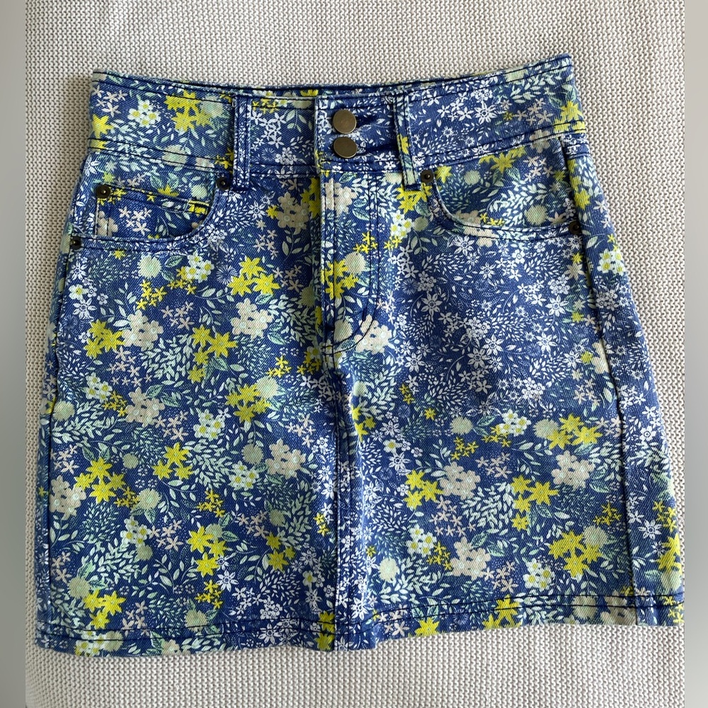 URBAN OUTFITTERS- Jean skirt